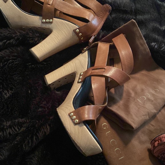 Givenchy - Picture 1 of 7